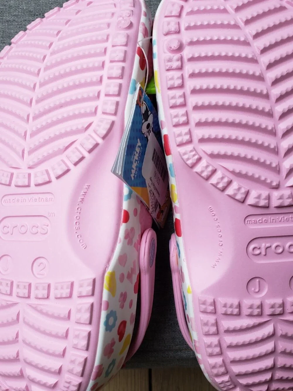 BNWT Disney Minnie Mouse Classic Clog (J2) CROCS think pink - Picture 4 of 7